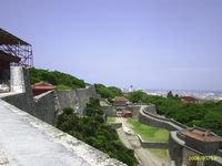 Beeld van de stad vanuit het paleis in Okinawa